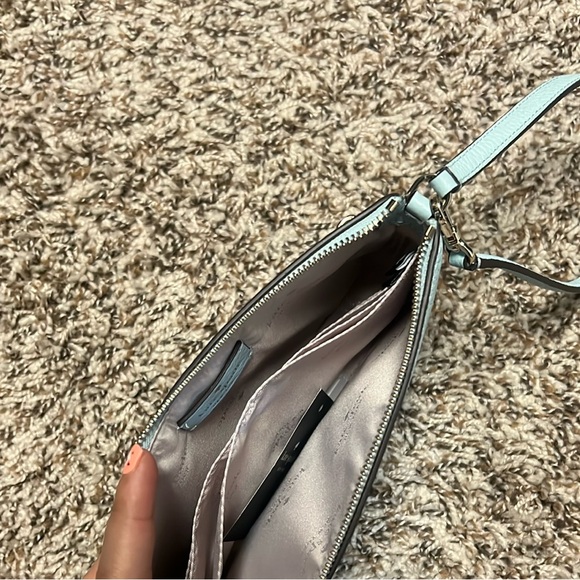 Kate Spade Leila pebbled convertible wristlet - Picture 4 of 6